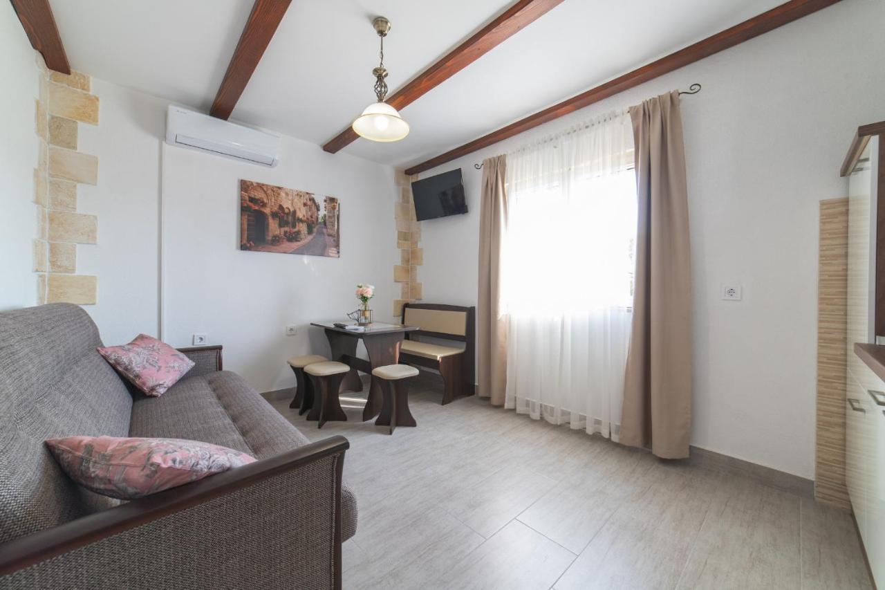 Holiday Home Sego With Private Pool Veliki Brocanac Buitenkant foto