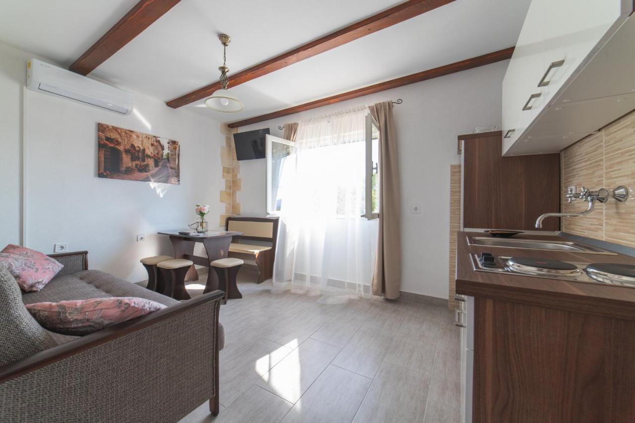 Holiday Home Sego With Private Pool Veliki Brocanac Buitenkant foto
