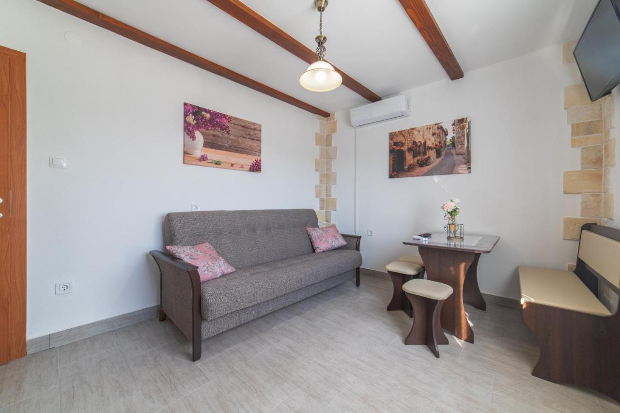 Holiday Home Sego With Private Pool Veliki Brocanac Buitenkant foto